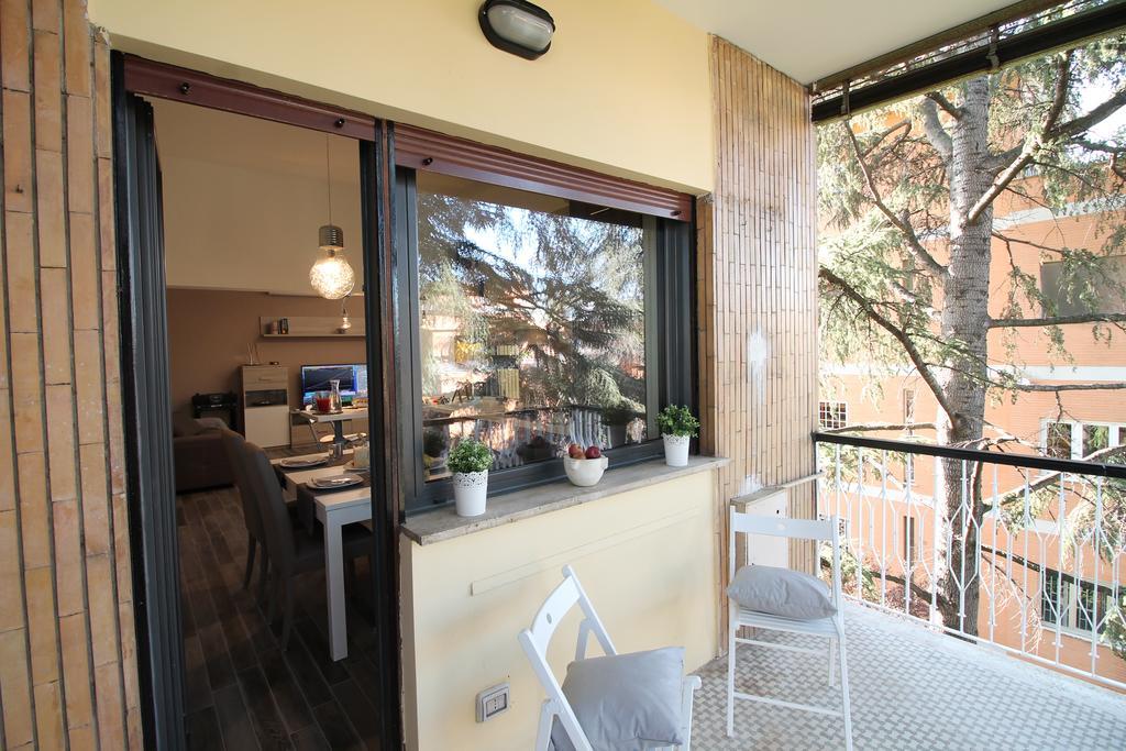 Eur Bright Spacious Terraced Apartment With Private Parking Only For Small Cars Roma Exterior foto