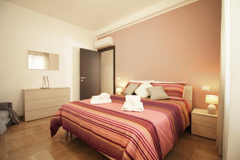 Eur Bright Spacious Terraced Apartment With Private Parking Only For Small Cars Roma Exterior foto