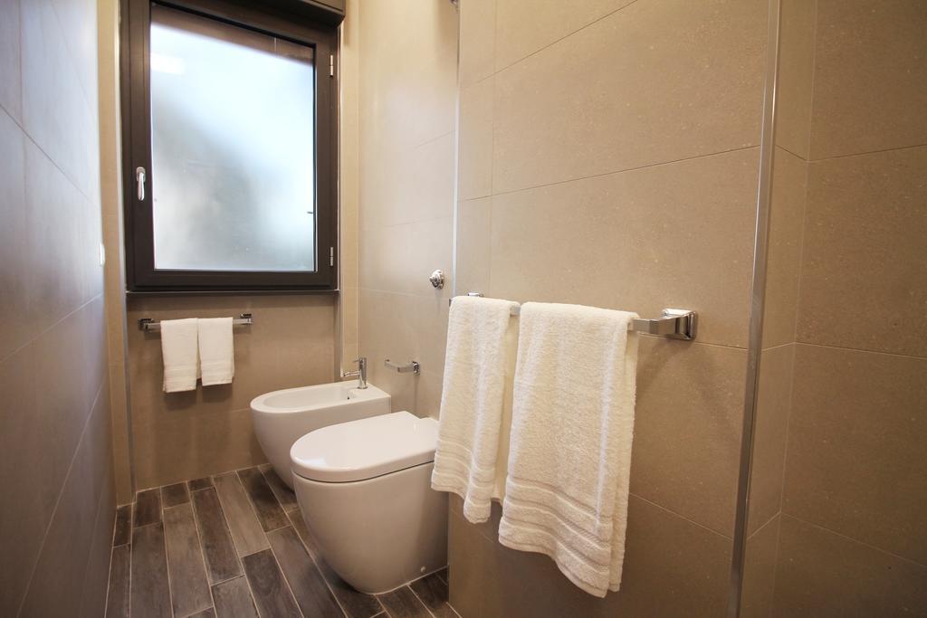 Eur Bright Spacious Terraced Apartment With Private Parking Only For Small Cars Roma Exterior foto